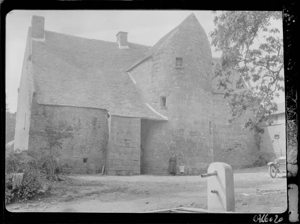 Picture of LesMoal Manor - POP Plateforme Ouverte du Patrimoine / Base Mérimée - © Ministère de la Culture (France), Médiathèque du patrimoine et de la photographie, diffusion RMN-GP