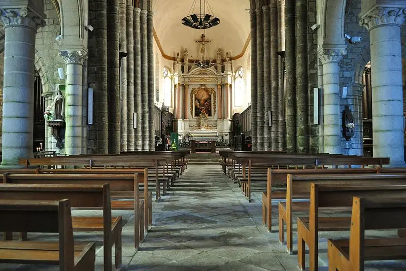 Picture of Notre-Dame du Roncier Church - Gwendal - © Creative Commons (https://creativecommons.org/licenses/by-sa/4.0/deed.fr)