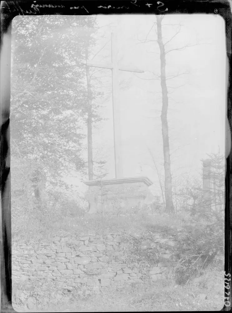 Foto di Croce del 18 ° secolo - POP Plateforme Ouverte du Patrimoine / Base Mérimée - © Ministère de la Culture (France), Médiathèque du patrimoine et de la photographie, diffusion RMN-GP