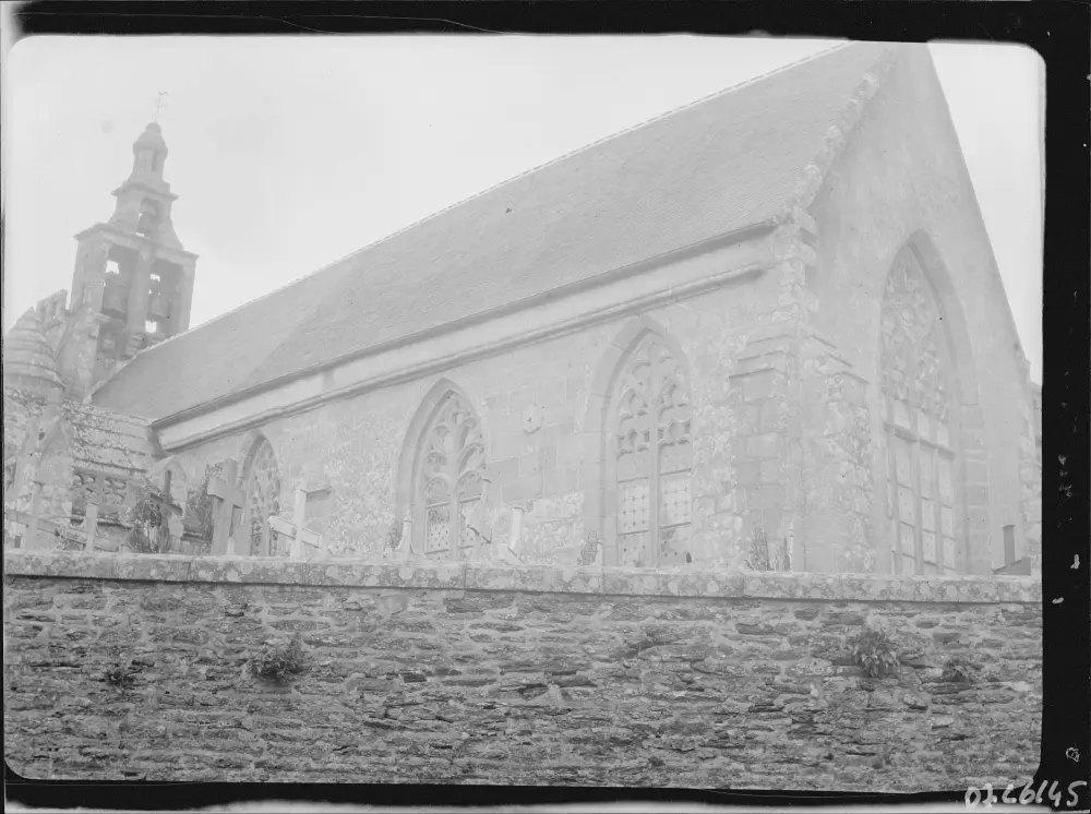 Foto di Chiesa di Saint-Laurent - POP Plateforme Ouverte du Patrimoine / Base Mérimée - © Ministère de la Culture (France), Médiathèque du patrimoine et de la photographie, diffusion RMN-GP