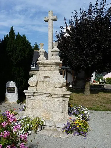 Foto di Croce del cimitero o calore - Crepi22 - © Creative Commons (https://creativecommons.org/licenses/by-sa/4.0/deed.fr)