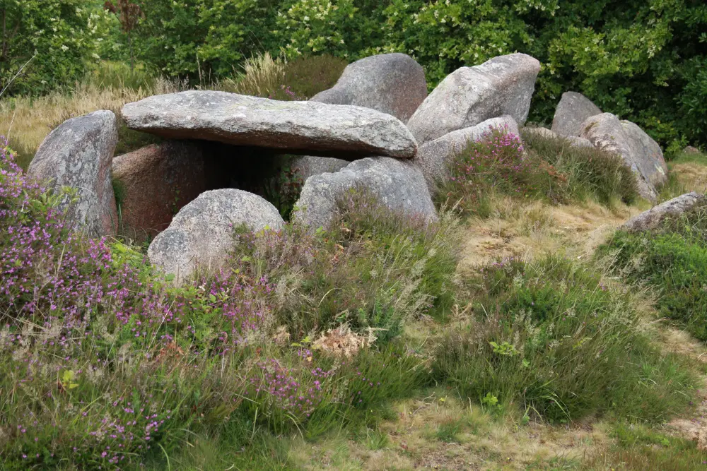 Foto di Dolmen - Sous licence Creative Commons (https://creativecommons.org/licenses/by-sa/4.0/deed.fr) - Par Obc~commonswiki - © Creative Commons (https://creativecommons.org/licenses/by-sa/4.0/deed.fr)