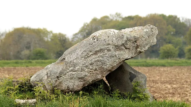Foto di Dolmen ha detto della città Tanguy - Auteur inconnu - © Creative Commons (https://creativecommons.org/licenses/by-sa/4.0/deed.fr)