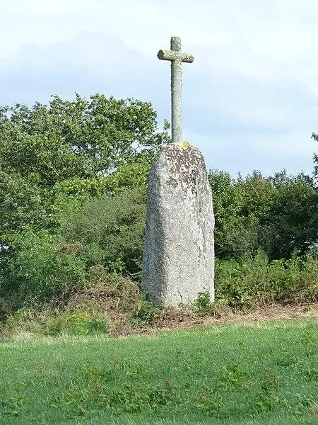 Foto von Menhir Christianisierte Dit Croix de Pasquiou - Crepi22 - © Creative Commons (https://creativecommons.org/licenses/by-sa/4.0/deed.fr)