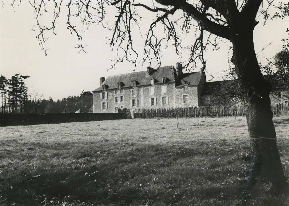 Picture of Guillier Castle - POP Plateforme Ouverte du Patrimoine / Base Mérimée - © Ministère de la Culture (France), Médiathèque du patrimoine et de la photographie, tous droits réservés