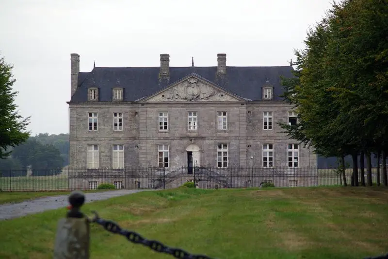 Picture of Chalonge castle and outbuildings - Dolly11 - © Creative Commons (https://creativecommons.org/licenses/by-sa/4.0/deed.fr)