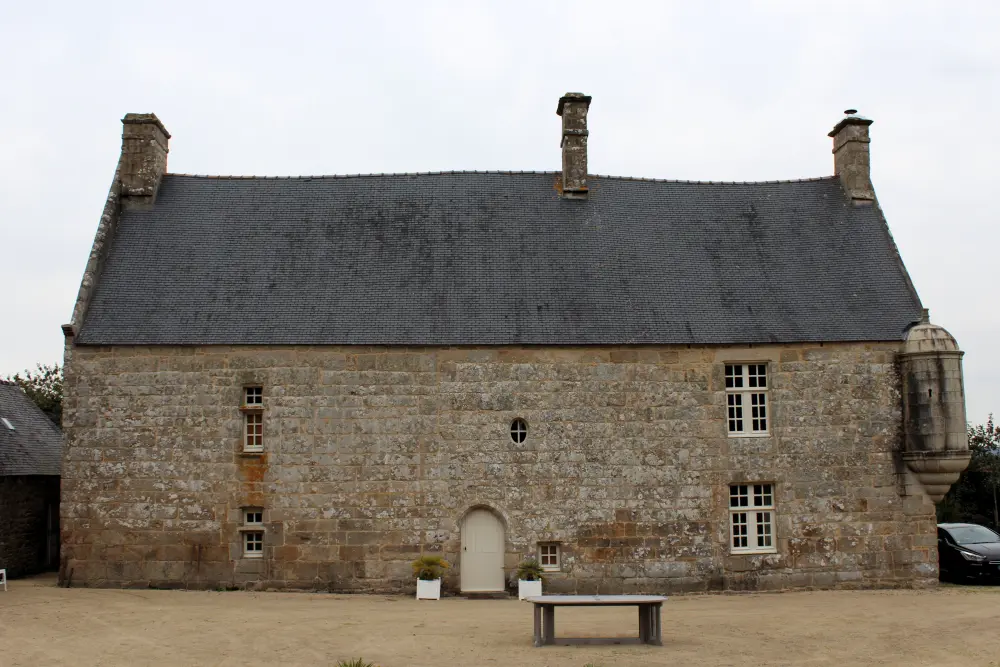 Foto di Kérépol Manor - Sous licence Creative Commons (https://creativecommons.org/licenses/by-sa/4.0/deed.fr) - Par Creasy - © Creative Commons (https://creativecommons.org/licenses/by-sa/4.0/deed.fr)