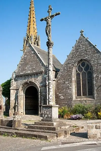 Foto von Saint-Nneau-Kirche - Ludovic Péron - © Creative Commons (https://creativecommons.org/licenses/by-sa/4.0/deed.fr)
