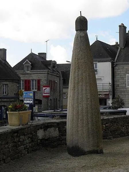 Foto von Menhir - GO69 - © Creative Commons (https://creativecommons.org/licenses/by-sa/4.0/deed.fr)