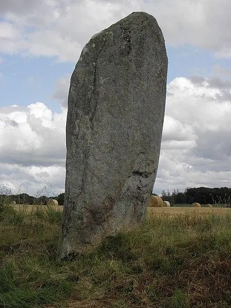Foto di Menhir de Creach-Edern - GO69 - © Creative Commons (https://creativecommons.org/licenses/by-sa/4.0/deed.fr)