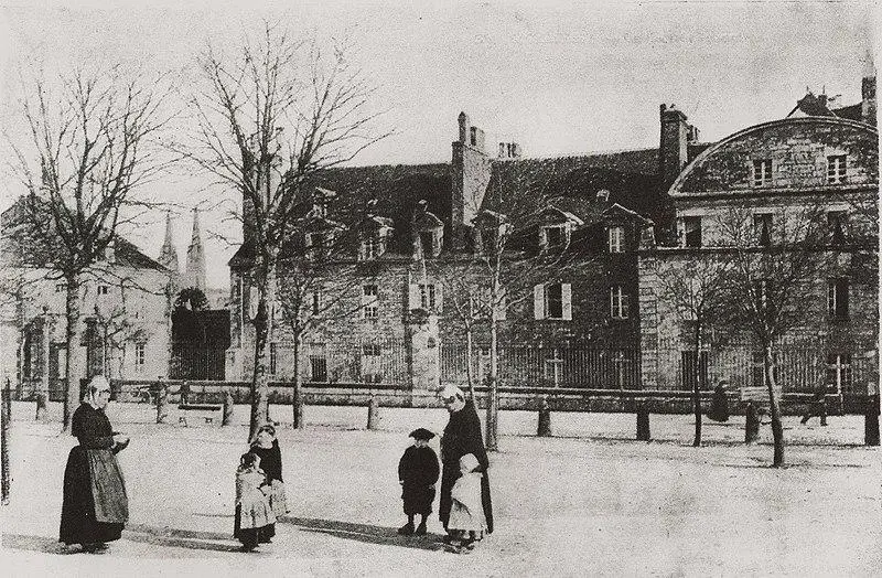 Foto de Ex damas de jubilación conventual, ahora sede del Grupo de Gendarmerie Finistère - Crosnier, Alexis - © Creative Commons (https://creativecommons.org/licenses/by-sa/4.0/deed.fr)