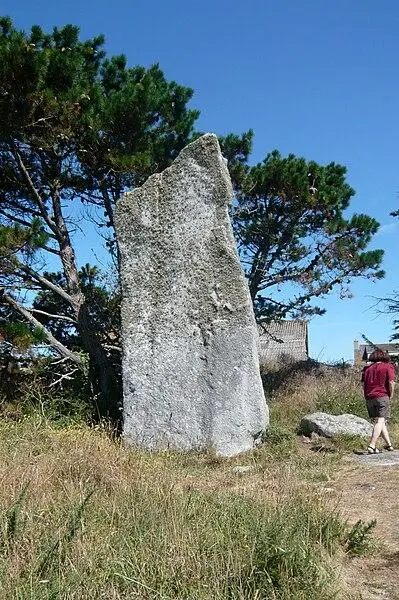 Foto de Menhir - Le Passant - © Creative Commons (https://creativecommons.org/licenses/by-sa/4.0/deed.fr)