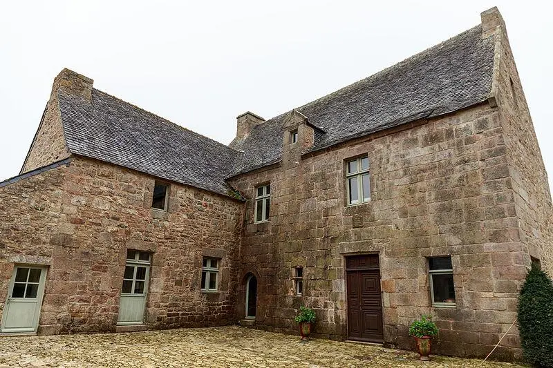 Foto von Créac'hingar Herrenhaus - Kergourlay - © Creative Commons (https://creativecommons.org/licenses/by-sa/4.0/deed.fr)