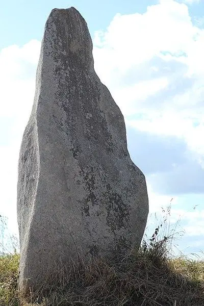 Foto de Menhir - Mariannne - © Creative Commons (https://creativecommons.org/licenses/by-sa/4.0/deed.fr)