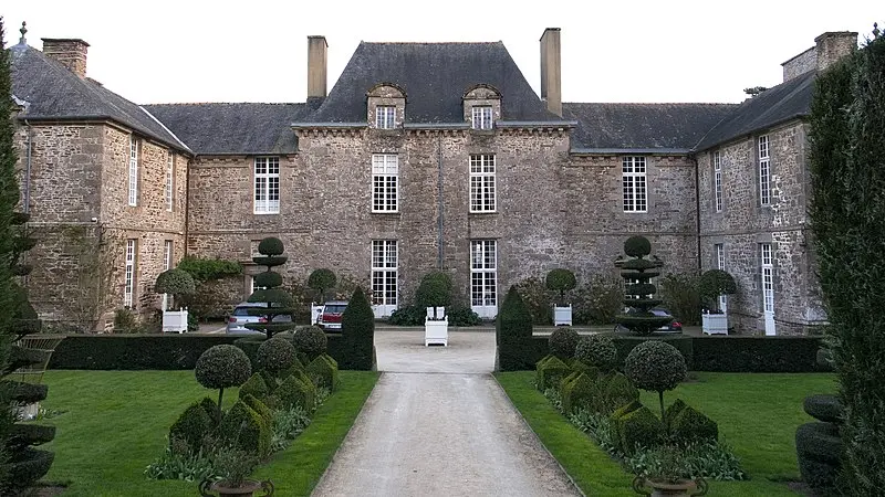 Picture of Ballue Château - Bernard Grychowski - © Creative Commons (https://creativecommons.org/licenses/by-sa/4.0/deed.fr)