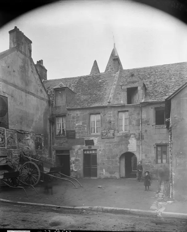 Foto de Casa conocida como príncipe negro - POP Plateforme Ouverte du Patrimoine / Base Mérimée - © Ministère de la Culture (France), Médiathèque du patrimoine et de la photographie, diffusion GrandPalaisRmn Photo