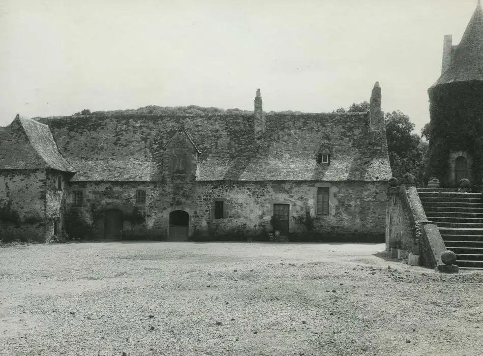 Foto di Castello di pulitum - POP Plateforme Ouverte du Patrimoine / Base Mérimée - © Ministère de la Culture (France), Médiathèque du patrimoine et de la photographie, tous droits réservés