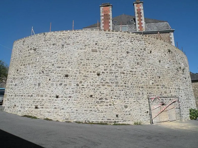 Foto von Ravelin Tour - Pymouss - © Creative Commons (https://creativecommons.org/licenses/by-sa/4.0/deed.fr)