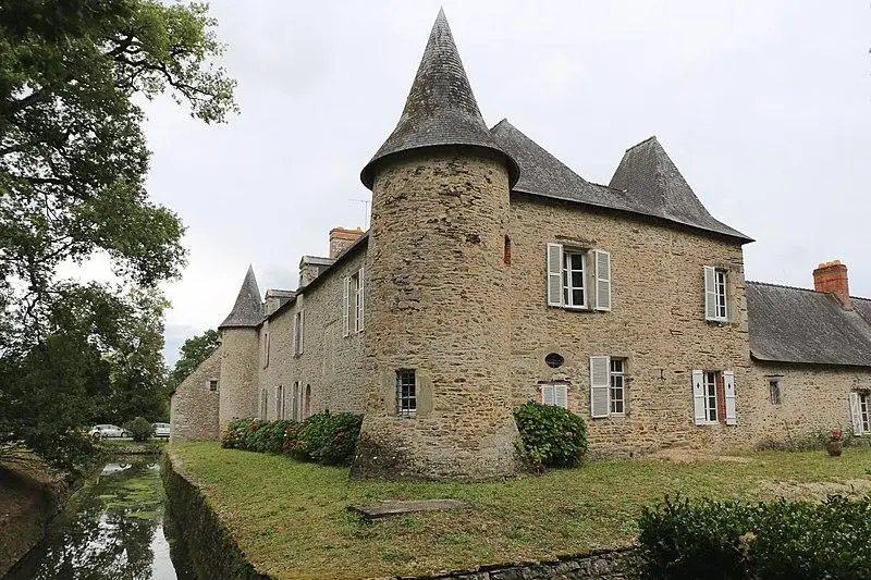 Foto von Castle of Champs - Pymouss - © Creative Commons (https://creativecommons.org/licenses/by-sa/4.0/deed.fr)