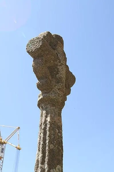 Foto di Croce del cimitero di granito - Pymouss - © Creative Commons (https://creativecommons.org/licenses/by-sa/4.0/deed.fr)