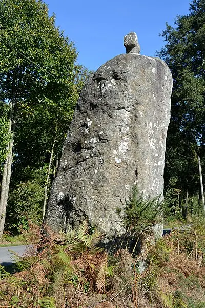 Foto de Menhir de Landes-Ros, o piedra larga - Liberliger - © Creative Commons (https://creativecommons.org/licenses/by-sa/4.0/deed.fr)