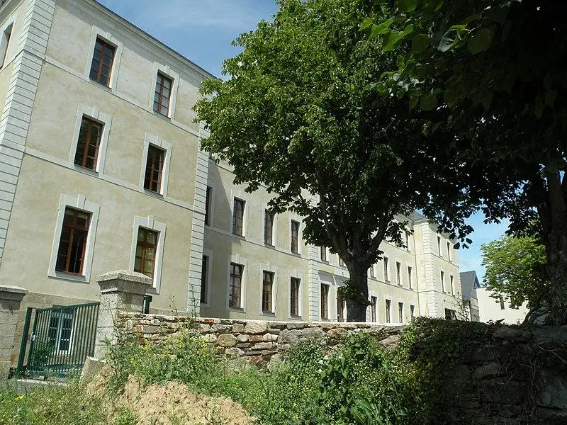 Picture of Former Calvairian convent - Pymouss - © Creative Commons (https://creativecommons.org/licenses/by-sa/4.0/deed.fr)