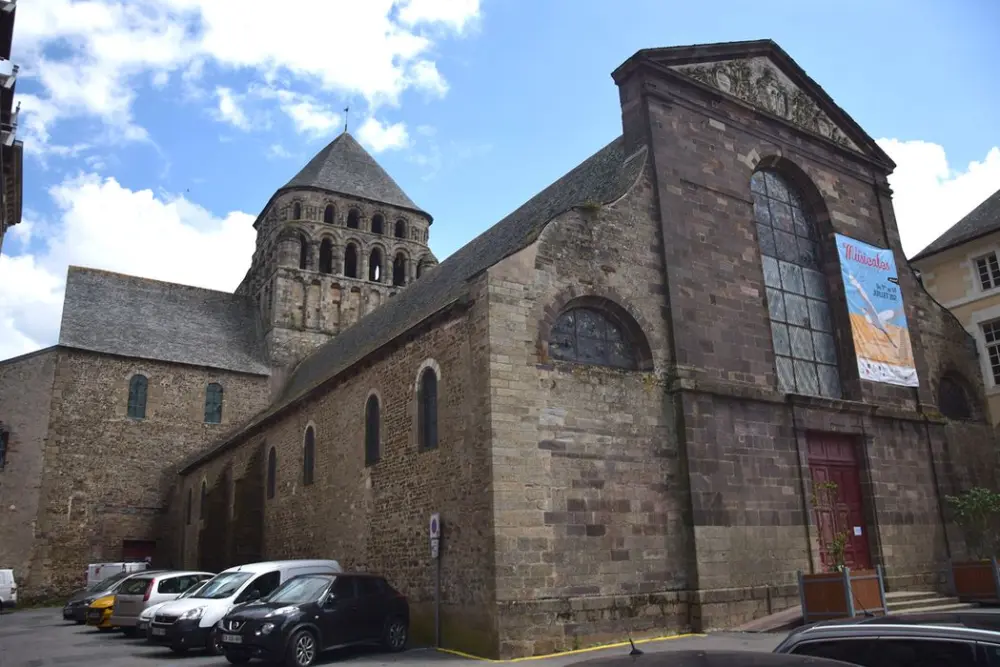 Picture of Saint-Sauveur Church (old basilica) - POP Plateforme Ouverte du Patrimoine / Base Mérimée - © Ministère de la Culture (France), Médiathèque du patrimoine et de la photographie (département de la documentation), tous droits réservés 