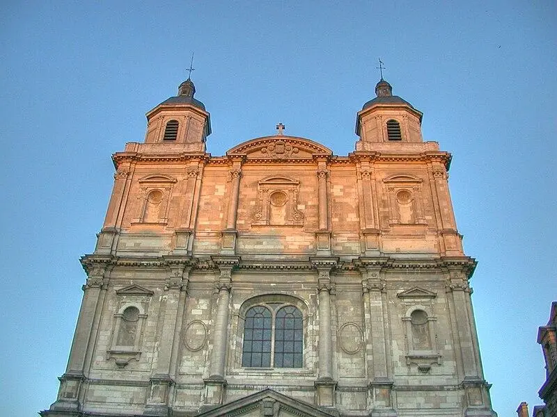 Foto von Toussaints Kirche - Pymouss - © Creative Commons (https://creativecommons.org/licenses/by-sa/4.0/deed.fr)