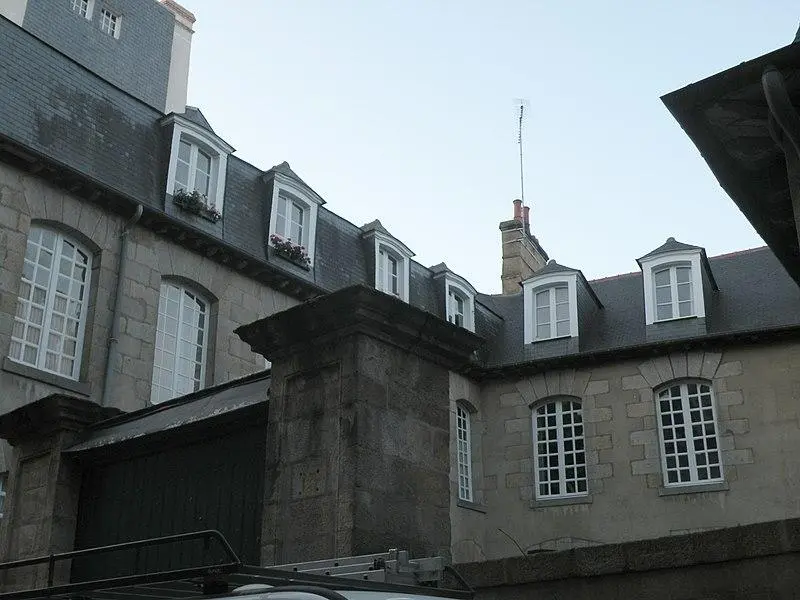 Foto de Edificio o hotel de chalain - Pymouss - © Creative Commons (https://creativecommons.org/licenses/by-sa/4.0/deed.fr)