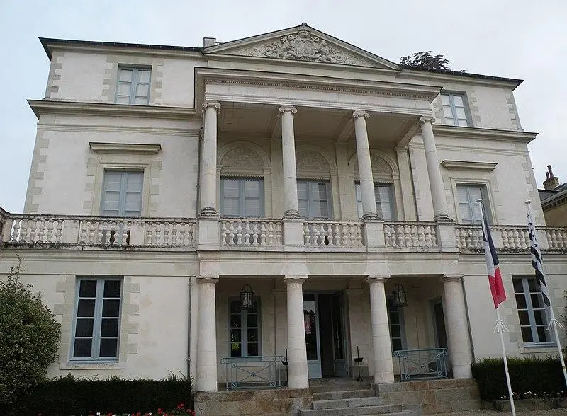 Foto de Ex Hotel de Courcy - Pymouss - © Creative Commons (https://creativecommons.org/licenses/by-sa/4.0/deed.fr)