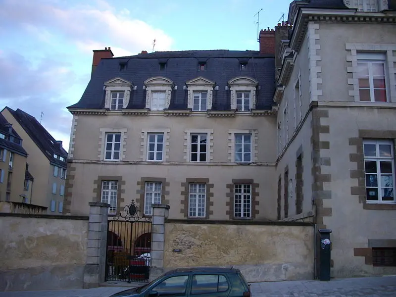 Foto von Ehemaliges Molant Hotel - Auregann - © Creative Commons (https://creativecommons.org/licenses/by-sa/4.0/deed.fr)