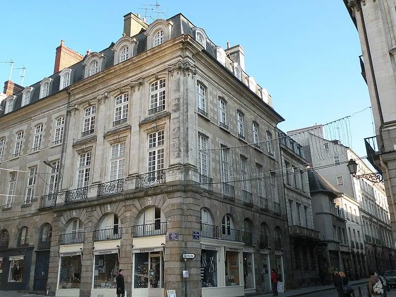 Foto von Gebäude - Pymouss - © Creative Commons (https://creativecommons.org/licenses/by-sa/4.0/deed.fr)