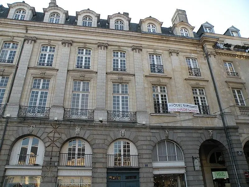 Foto von Gebäude - Pymouss - © Creative Commons (https://creativecommons.org/licenses/by-sa/4.0/deed.fr)