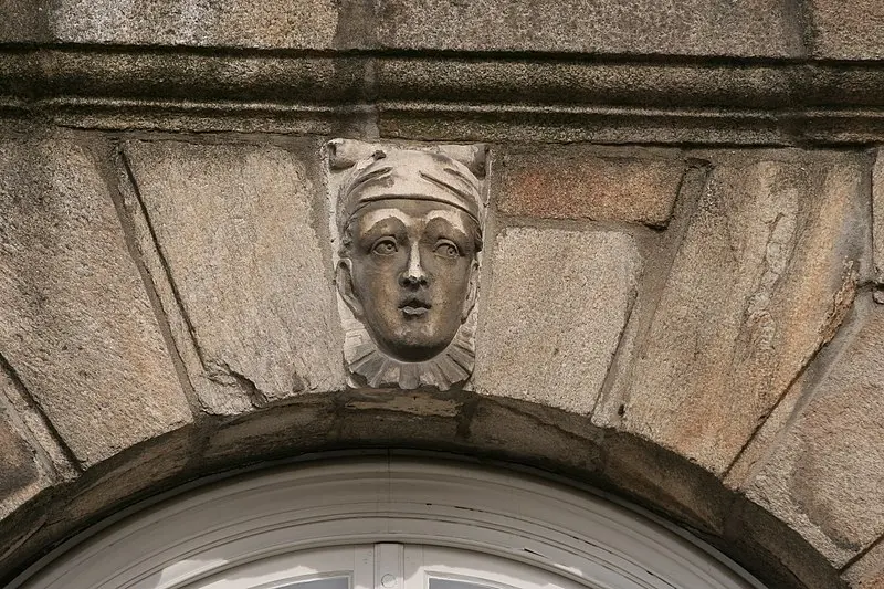 Foto de Edificio - Pymouss - © Creative Commons (https://creativecommons.org/licenses/by-sa/4.0/deed.fr)