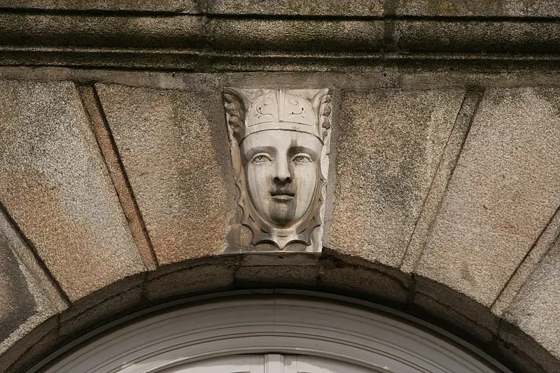 Foto de Edificio - Pymouss - © Creative Commons (https://creativecommons.org/licenses/by-sa/4.0/deed.fr)