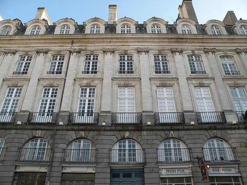 Foto de Edificio - Pymouss - © Creative Commons (https://creativecommons.org/licenses/by-sa/4.0/deed.fr)
