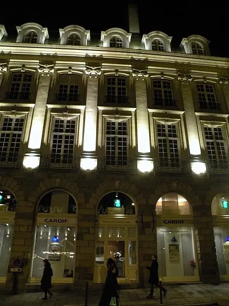Foto de Edificio - Pymouss - © Creative Commons (https://creativecommons.org/licenses/by-sa/4.0/deed.fr)