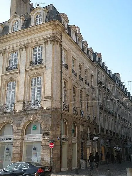 Foto de Edificio - Pymouss - © Creative Commons (https://creativecommons.org/licenses/by-sa/4.0/deed.fr)