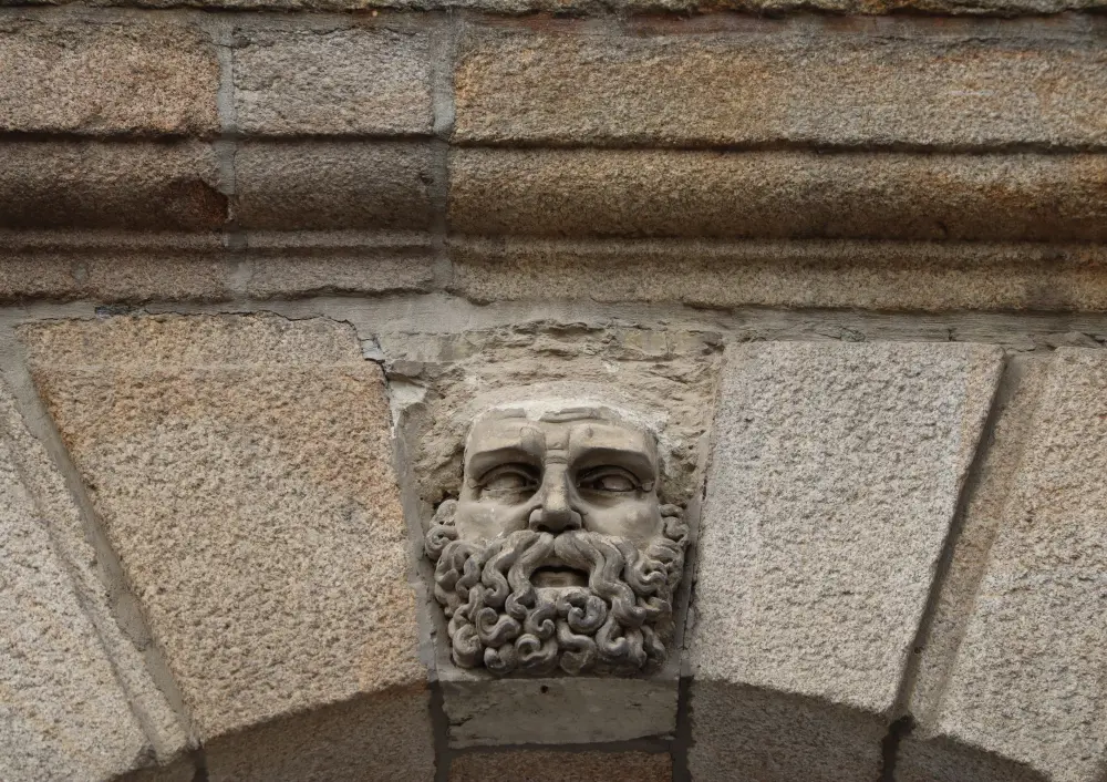 Foto de Edificio - Sous licence Creative Commons (https://creativecommons.org/licenses/by-sa/4.0/deed.fr) - Par GO69 - © Creative Commons (https://creativecommons.org/licenses/by-sa/4.0/deed.fr)