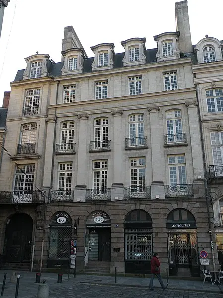 Foto de Edificio - Pymouss - © Creative Commons (https://creativecommons.org/licenses/by-sa/4.0/deed.fr)