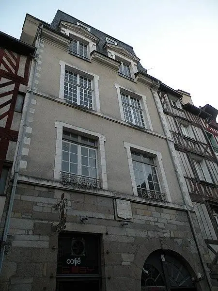 Foto de Edificio - Pymouss - © Creative Commons (https://creativecommons.org/licenses/by-sa/4.0/deed.fr)