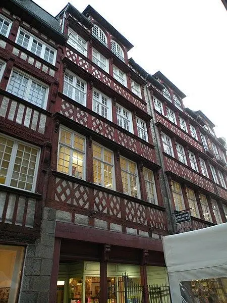 Foto de Edificio - Pymouss - © Creative Commons (https://creativecommons.org/licenses/by-sa/4.0/deed.fr)