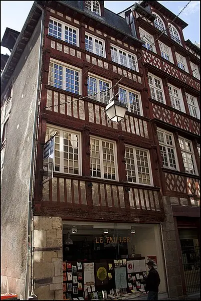 Foto de Edificio - P. Danilo Royet - © Creative Commons (https://creativecommons.org/licenses/by-sa/4.0/deed.fr)