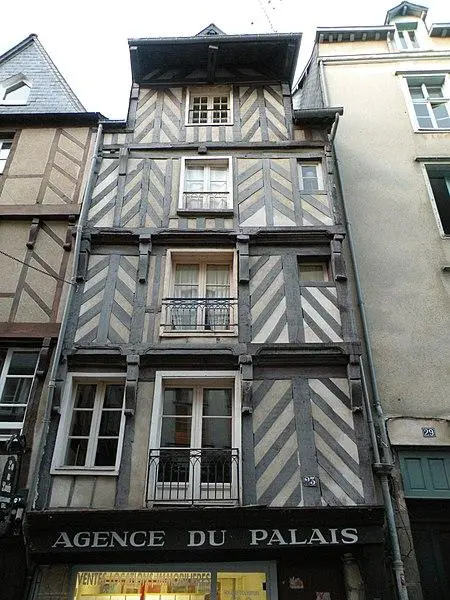 Foto di Edificio - Pymouss - © Creative Commons (https://creativecommons.org/licenses/by-sa/4.0/deed.fr)