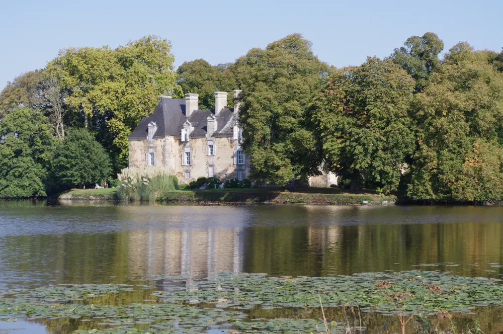 Foto von Perronnay Castle - Sous licence Creative Commons (https://creativecommons.org/licenses/by-sa/4.0/deed.fr) - Par Styfler bzh - © Creative Commons (https://creativecommons.org/licenses/by-sa/4.0/deed.fr)