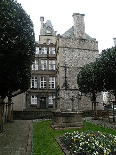 Foto di Ex André-Desilles Hotel, attualmente una biblioteca municipale - Pymouss - © Creative Commons (https://creativecommons.org/licenses/by-sa/4.0/deed.fr)