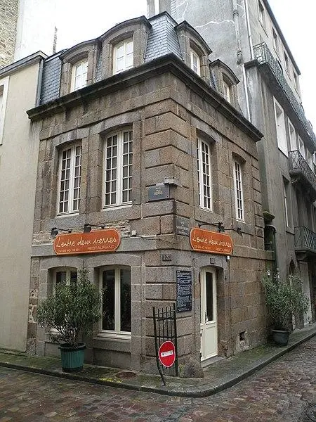 Foto di Edificio - Pymouss - © Creative Commons (https://creativecommons.org/licenses/by-sa/4.0/deed.fr)