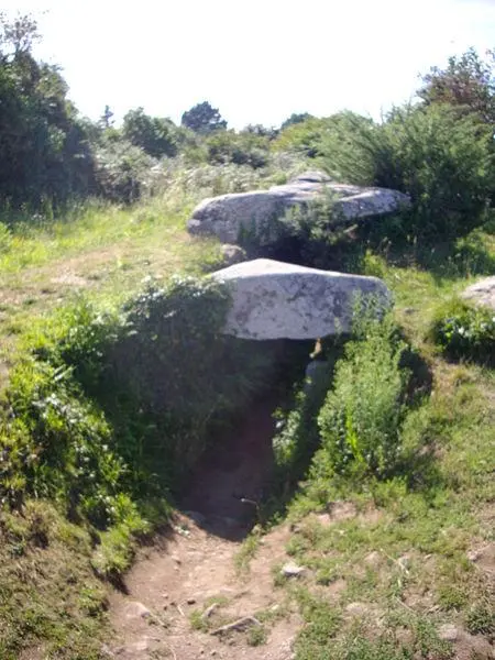 Foto von Dolmen - Fab5669 - © Creative Commons (https://creativecommons.org/licenses/by-sa/4.0/deed.fr)