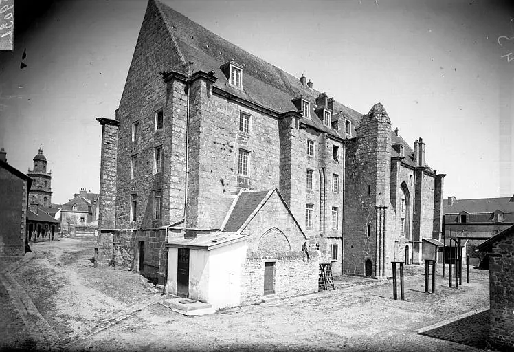 Foto von Ehemalige Kapelle des Heiligen Geistes, dann eine Duguesclin -Kaserne - POP Plateforme Ouverte du Patrimoine / Base Mérimée - © Ministère de la Culture (France), Médiathèque du patrimoine et de la photographie, diffusion RMN-GP