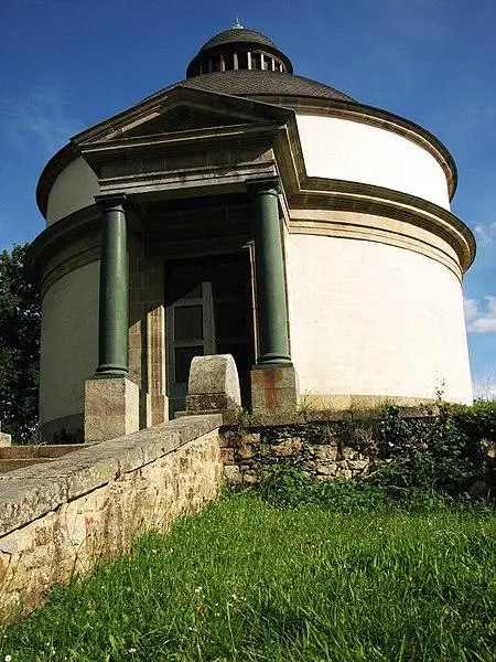 Foto von Cadoudal House und Denkmal - NicolasGrandjean - © Creative Commons (https://creativecommons.org/licenses/by-sa/4.0/deed.fr)